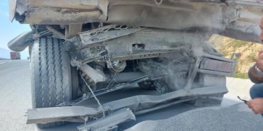 Kuzey Marmara ’da feci kaza: Kargo tırının şoförü hayatını kaybetti