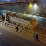 lastigi-patlayan-kamyon-tunel-girisinde-refuje-cikti