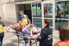 Merdivenden düşen yaşlı kadın hastanelik oldu