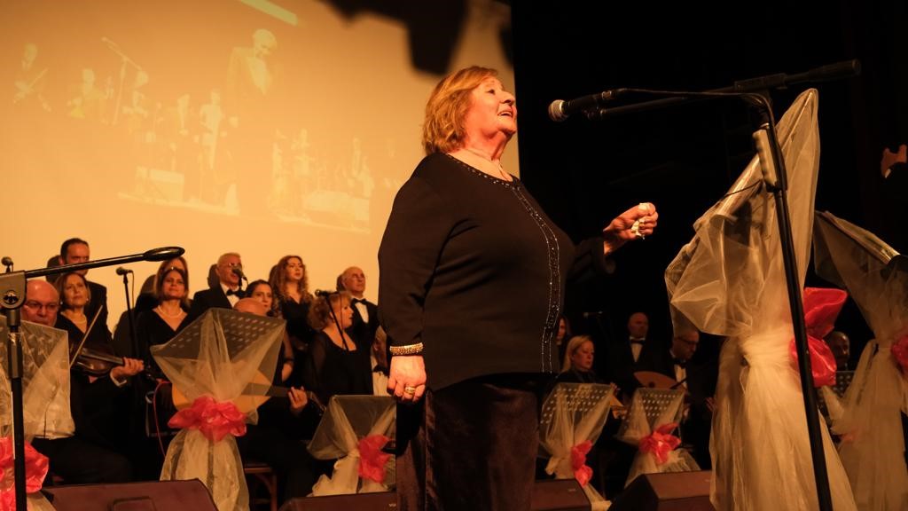 Müziğe olan aşkı yaş tanımadı, 70 ’inde sahnelere çıktı