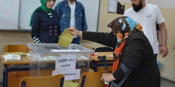 Nazire Teyze oyunu kullanacağı okula özel araçla götürüldü: “Taksi tutmaya param yoktu”