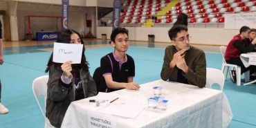 Öğrenciler bilgi yarışmasında ter döktü