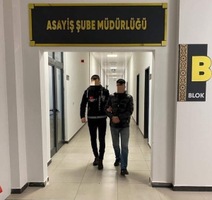 Otomobil ve 2 motosiklet çalan şüpheliler yakalandı