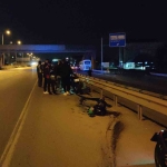 otomobile-arkadan-carpan-motosikletin-surucusu-yaralandi