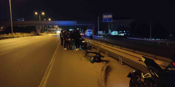 Otomobile arkadan çarpan motosikletin sürücüsü yaralandı