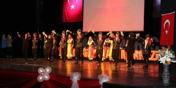 Özel öğrencilerden anlamlı gösteri
