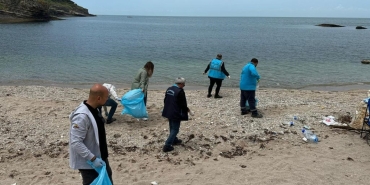 Sardala Koyu ’nda atıklar toplanıyor