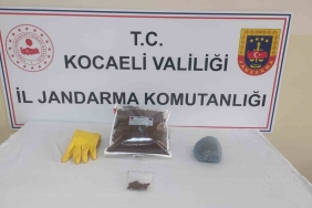 Şüphelinin evinde yapılan operasyonda bonzai ele geçirildi