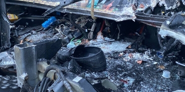 TEM ’de yolcu dolu otobüs tıra arkadan çarptı: 1 ’i ağır 22 yaralı