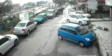 Temizliğe gittiği evde balkondan düşerek hayatını kaybetti