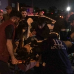 tira-carpan-otomobilde-sikisan-4-yaraliyi-itfaiye-kurtardi