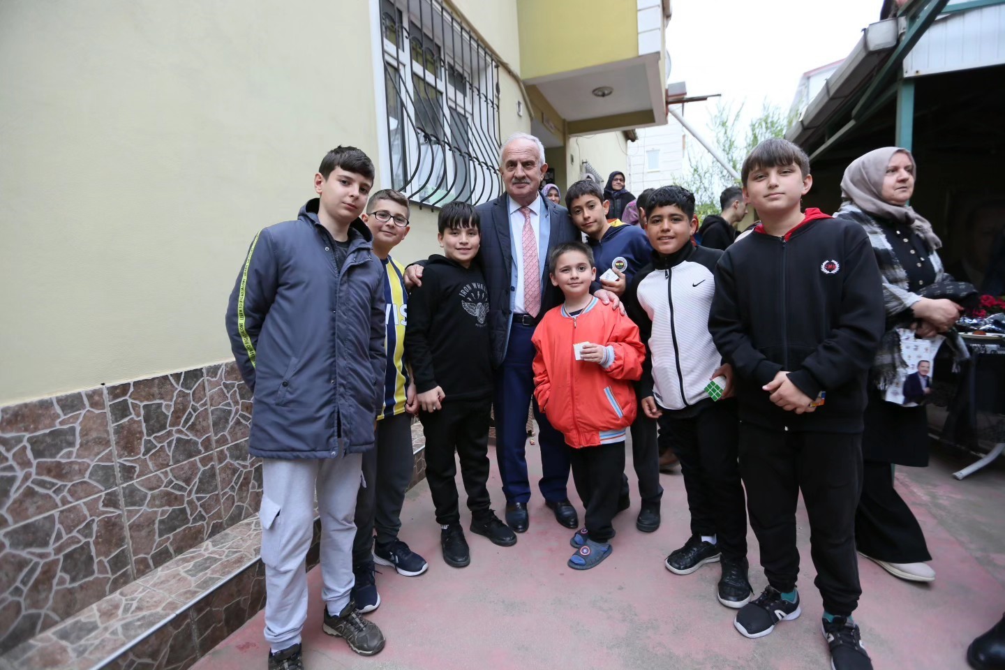 Vatandaşla bir araya gelen Başkan Aygün, yaptığı çalışmalar hakkında bilgilendirdi