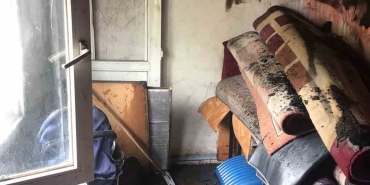 Yangında anne ve 2 çocuğu etkilendi