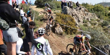 Zorlu parkurda kıran kırana mücadele