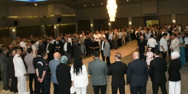 Başiskeleliler bayramlaştı, çocuklar harçlıklarına kavuştu