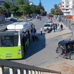 belediye-otobusu-ile-suv-arac-kazaya-karisti-soforler-birbirine-girdi