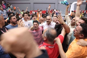 Çayırova Belediyesi 2. Lig ’de şampiyon oldu