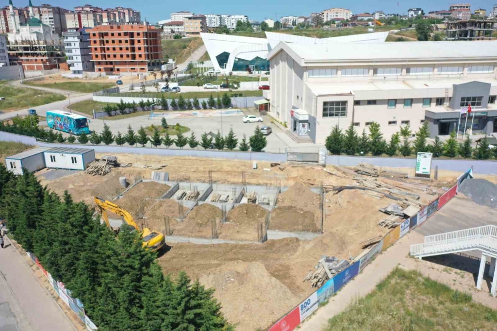 Çayırova ’nın gençlik merkezi yükseliyor