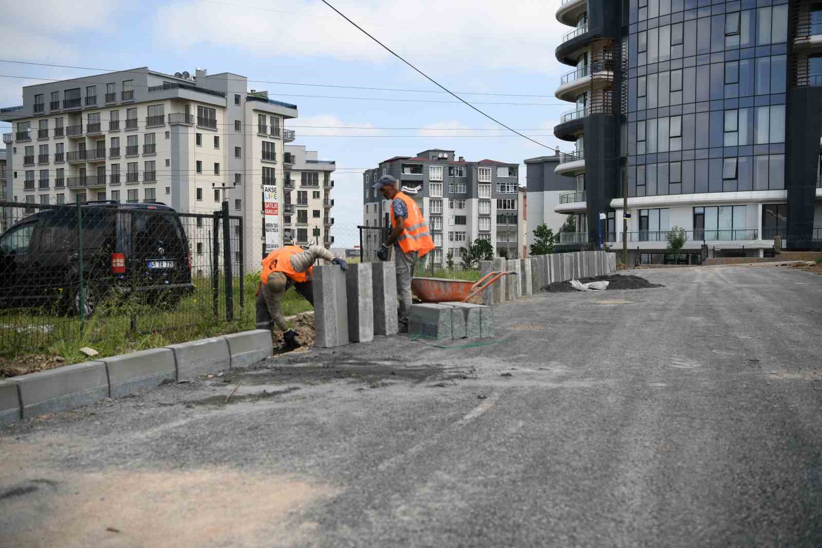 Çayırova ’nın kaldırımları yenileniyor