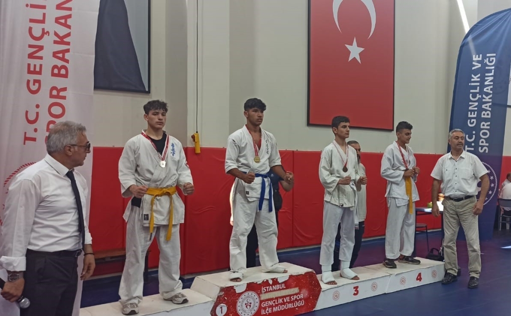 Derincespor İstanbul ’dan madalyalarla döndü