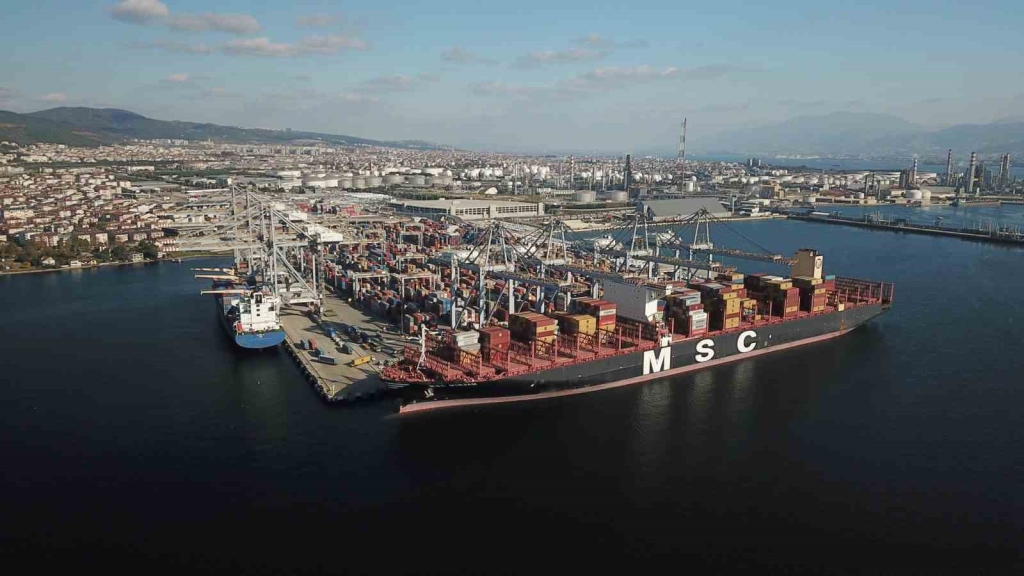 DP World, Türkiye ’de uzaktan kontrol edilebilen vinçleri kullanan ilk liman işletmecisi oldu