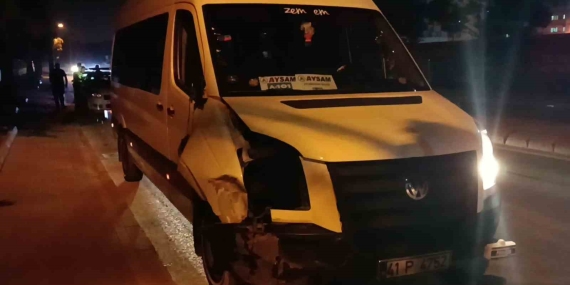 “Dur” ihtarına uymayan alkollü minibüs sürücüsü polisi peşine taktı