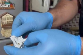 Esrar mutfak dolabından, tabancalar ise tezgahtan çıktı