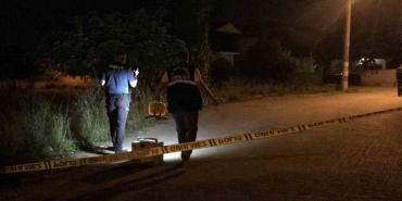 Evin duvarlarına mermiler isabet etti, ekipler harekete geçti