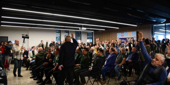 Gergin geçen mali genel kurulda Kocaelispor yönetimi ibra edildi