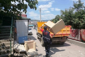 İzmit Belediyesi, iki günde 2 bin tondan fazla çöp toplayarak rekor kırdı