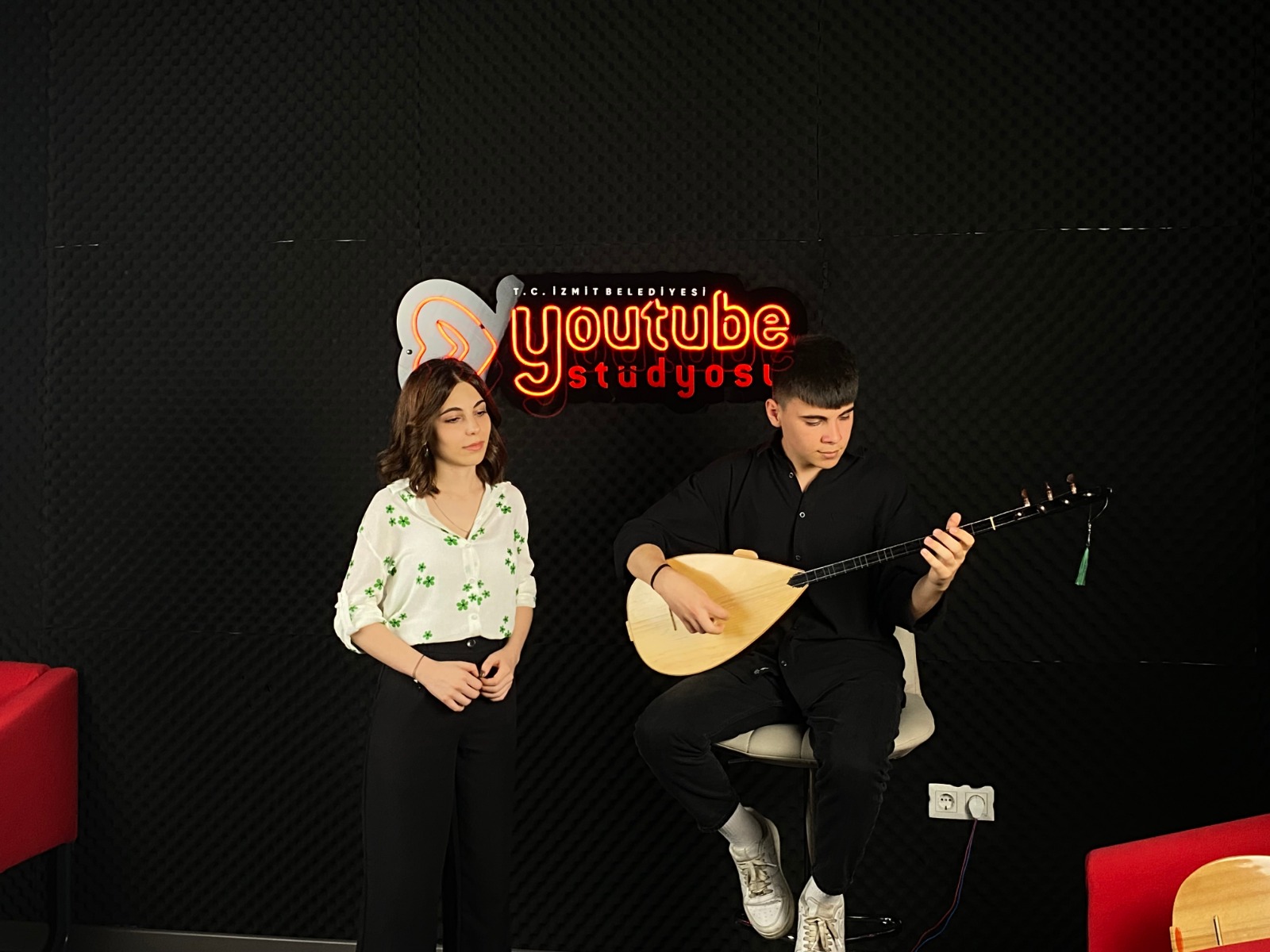 İZMİT BELEDİYESİ YOUTUBE STÜDYOSUNA GENÇLERİN YOĞUN İLGİSİ SÜRÜYOR