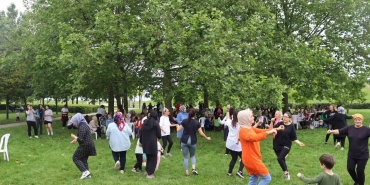 Kadınlar yaza "merhaba" dedi