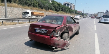 Kocaeli ’de tır otomobile çarptı