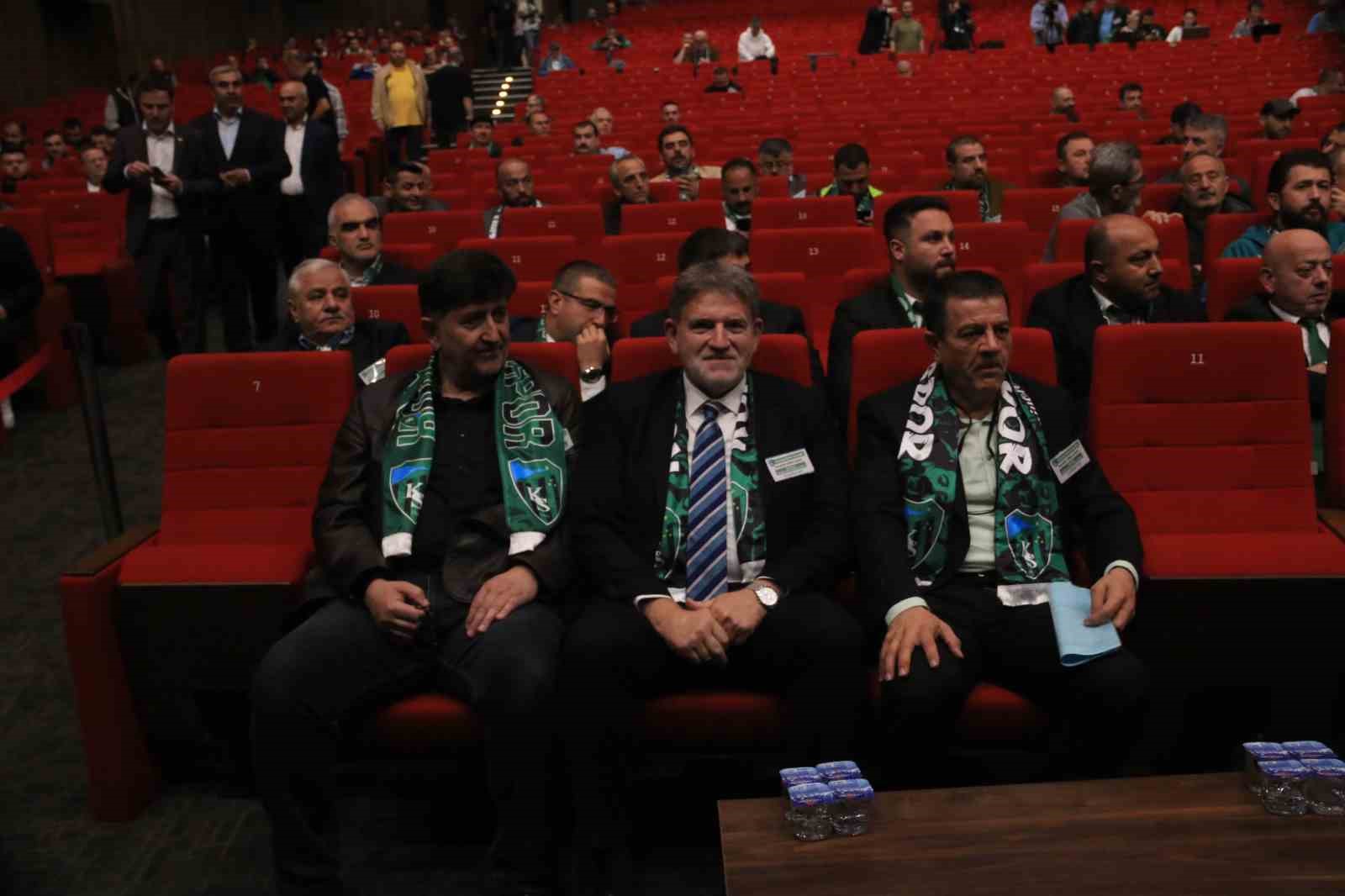 Kocaelispor ’da gergin kongre