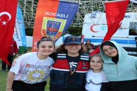 Kuruluş yıl dönümlerini çocuklarla kutladılar