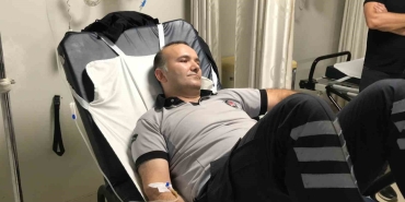 Muayenede güçlük çıkaran alkollü şahıs, hastanenin güvenlik görevlisini bıçakladı