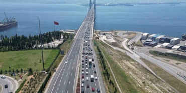 Osmangazi Köprüsü ’nde trafik durma noktasına geldi