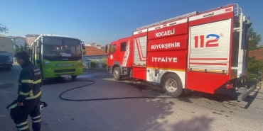 Özel halk otobüsünde yangın paniği, 10 yolcu tahliye edildi