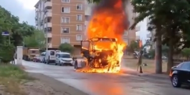 Park halindeki çekici alev topuna döndü