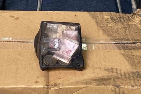Pizza dükkanı küle döndü, sadaka kutusundaki paralar zarar görmedi