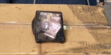 Pizza dükkanı küle döndü, sadaka kutusundaki paralar zarar görmedi