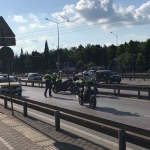 polis-kacan-motosikletlinin-pesine-dustu-iki-taraf-da-motosikletten-duserek-yaralandi