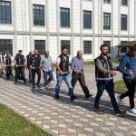 rusvet-ve-dolandiricilik-suclarindan-yakalanmislardi-18-tuccar-ile-kurum-calisani-adliyede