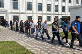 Rüşvet ve dolandırıcılık suçlarından yakalanmışlardı: 18 tüccar ile kurum çalışanı adliyede
