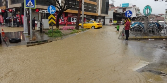 Sağanak hayatı olumsuz etkiledi