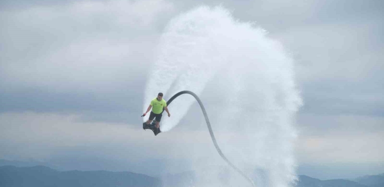 Su jeti ve Flyboard Şampiyonası nefesleri kesti