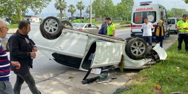 Takla atan otomobilden burnu bile kanamadan çıktı