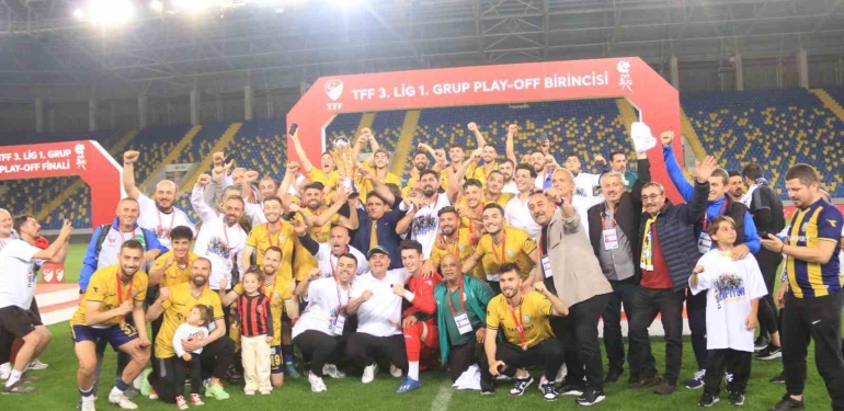 TFF 2. Lig’e yükselen Belediye Derincespor’da şampiyonluk kutlamaları yarın