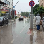 yagmura-yakalanmak-istemeyen-vatandaslar-hafta-sonunu-evde-geciriyor