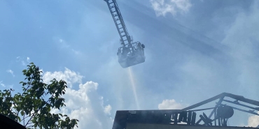 Yangın çatıyı kül etti